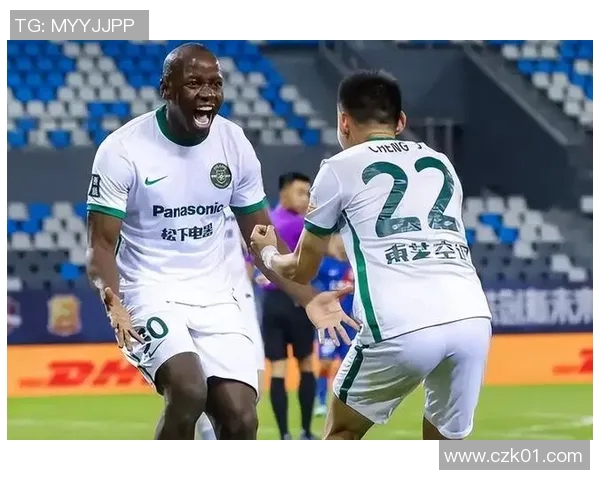 上海排球队以65分领跑精英赛积分榜展现强大实力