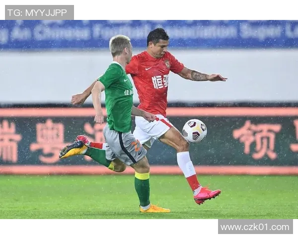 深圳足球队亚运会逆袭之旅展现拼搏精神与团结力量